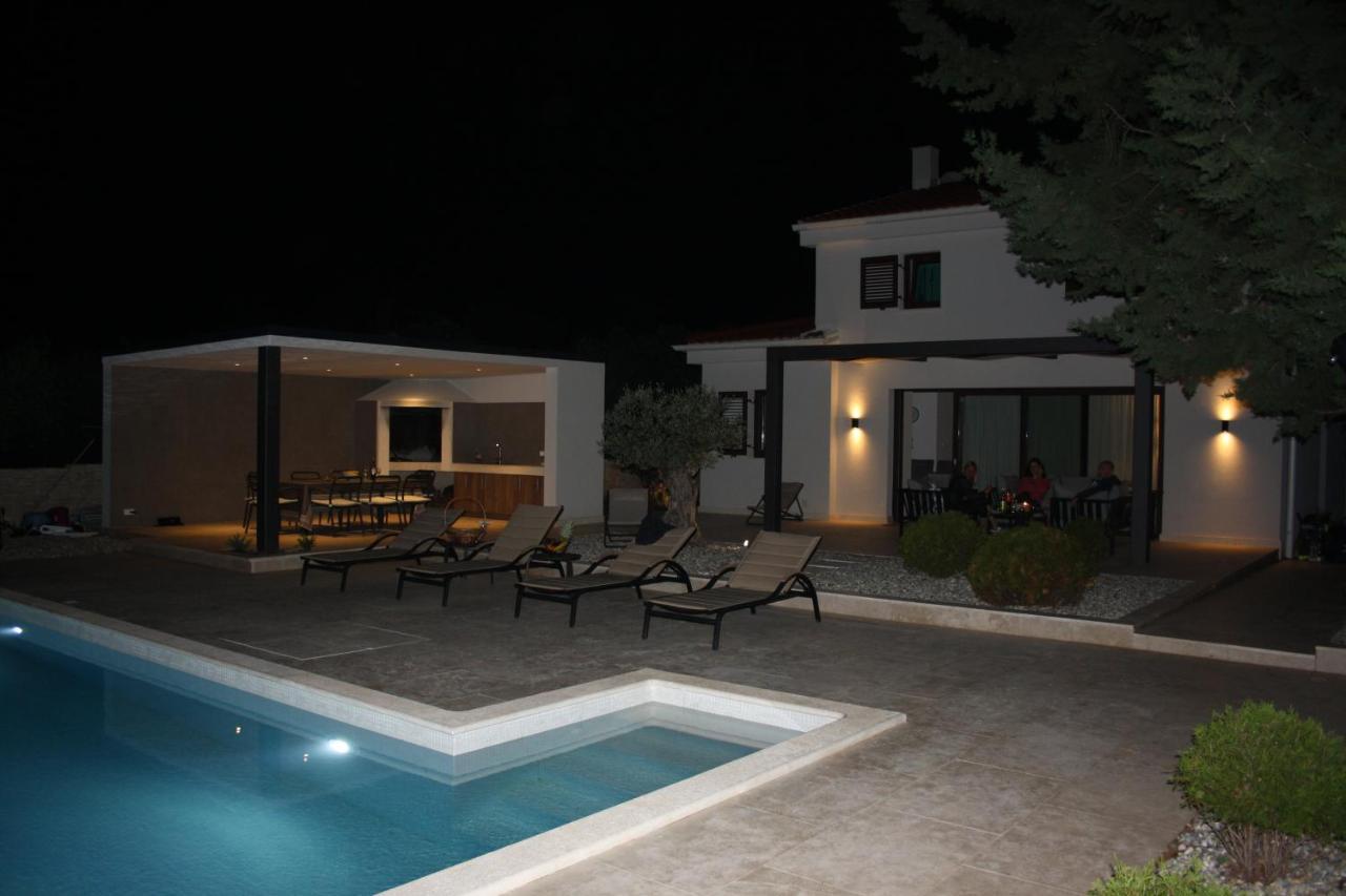 Villa Caprice - Krk Milohnici Экстерьер фото